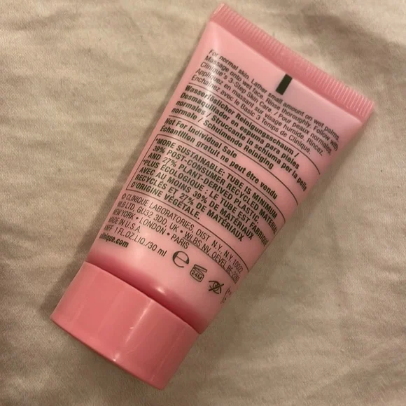 Clinique rinse off foaming cleanser and moisture surge eye - Picture 2 of 4